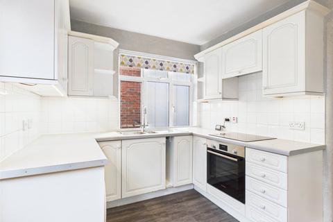 3 bedroom apartment to rent, High Street, Walton-On-Thames