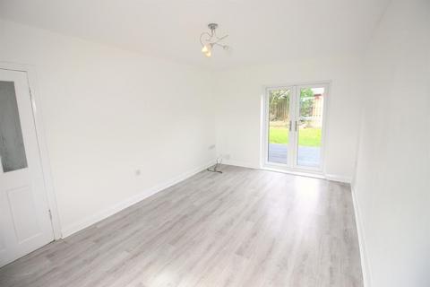 3 bedroom house to rent, Ravenscroft Oval, Sheffield