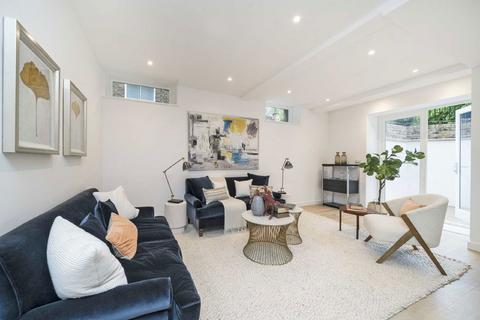 2 bedroom flat to rent, Lacy Road, London SW15