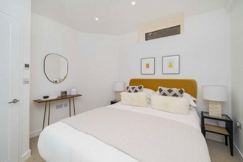 2 bedroom flat to rent, Lacy Road, London SW15
