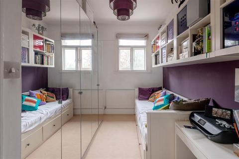 1 bedroom flat to rent, Fulham Palace Road, Fulham