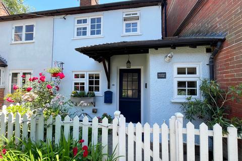 3 bedroom cottage for sale, High Street, Lyndhurst, SO43