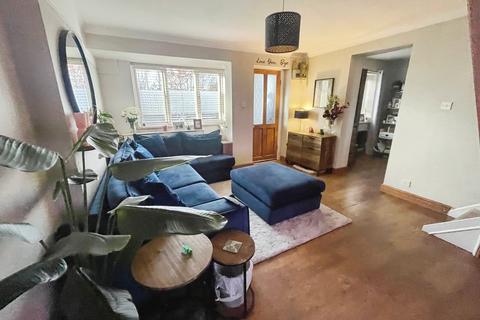 3 bedroom semi-detached house for sale, Harwood Avenue, Branston, Burton-on-Trent, DE14