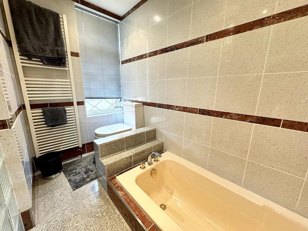 Bedroom Four En-suite