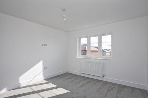 3 bedroom semi-detached house to rent, Beerlings Farm Road, Ramsgate, Kent, CT12