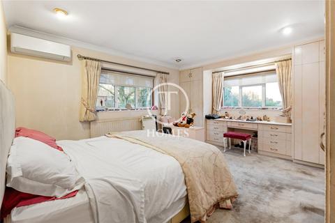 4 bedroom property for sale, Wykeham Road, London, NW4