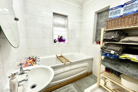 undefined, Bridge Road, Chessington, Surrey. KT9 2EX