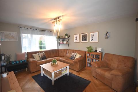 3 bedroom semi-detached house for sale, River View, Hook, Goole