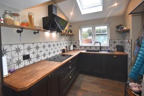 3 bedroom semi-detached house for sale, River View, Hook, Goole