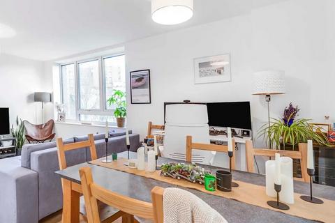 1 bedroom flat for sale, York Road, London, SW11