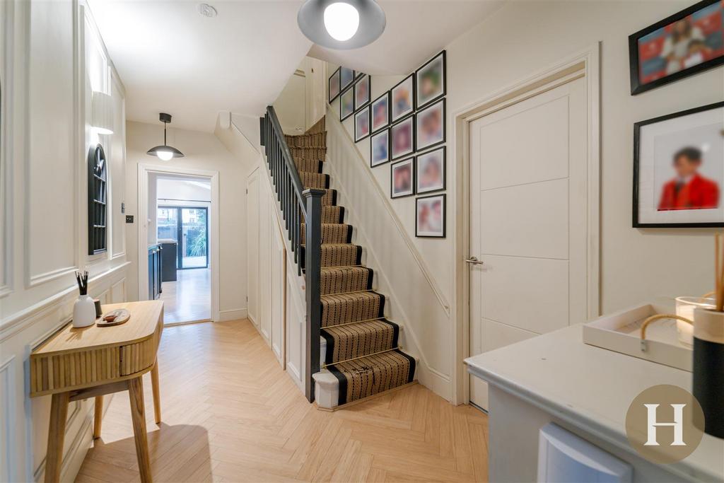Hadleigh Estate Agents-5.jpg