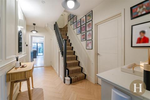 4 bedroom semi-detached house for sale, Clent Road, Oldbury, B68