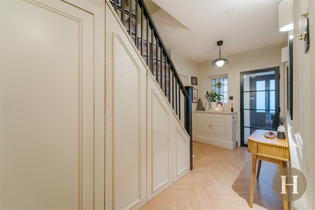 Porch/ Hallway