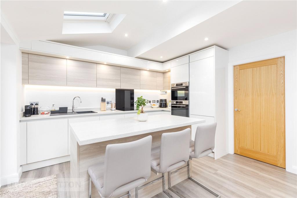 Contemporary Kitchen