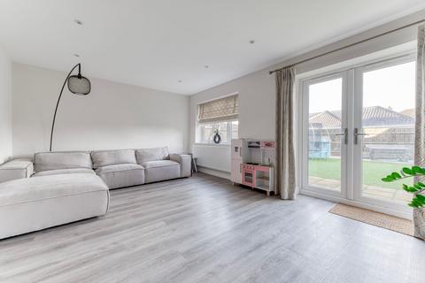 3 bedroom detached house for sale, Beccles Road, Bradwell