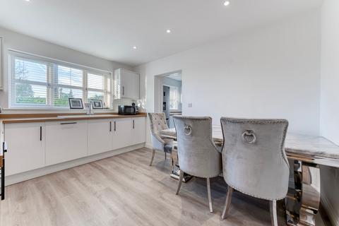 3 bedroom detached house for sale, Beccles Road, Bradwell
