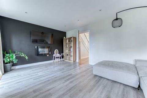 3 bedroom detached house for sale, Beccles Road, Bradwell