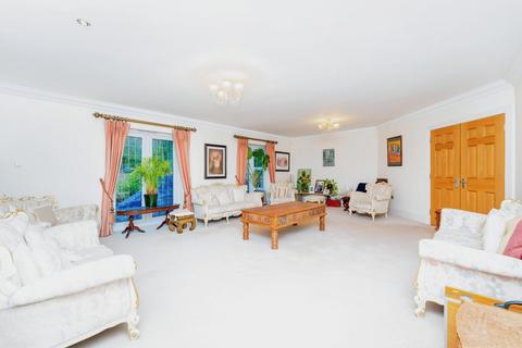 undefined, Howards Wood Drive, Gerrards Cross SL9