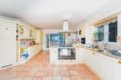 undefined, Howards Wood Drive, Gerrards Cross SL9