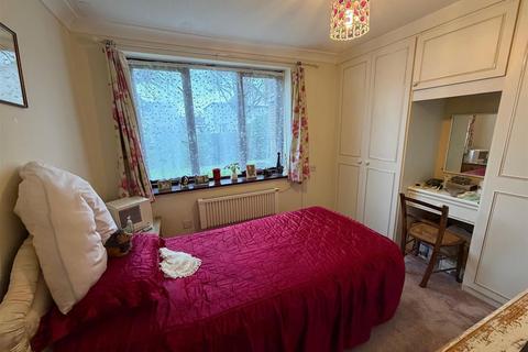 2 bedroom retirement property for sale, Sovereign Court, Magpie Hall Lane, Bromley