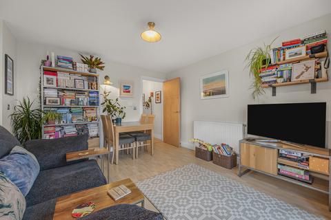 2 bedroom flat for sale, Mary Seacole Court, Dog Kennel Hill, London, SE22