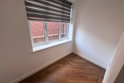 Studio to rent, Poole Road, Bournemouth