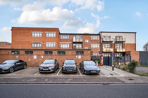 Pembroke Road, Ruislip