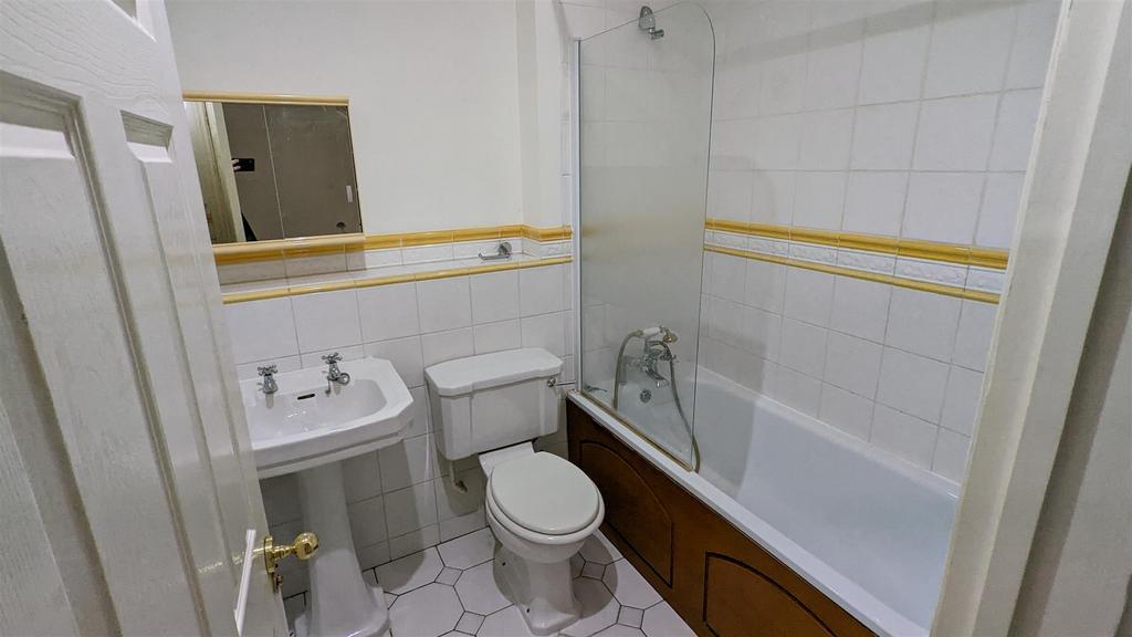 Family bathroom