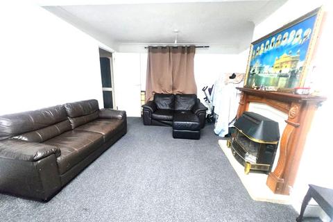 undefined, Drenon Square, Hayes, Greater London, UB3