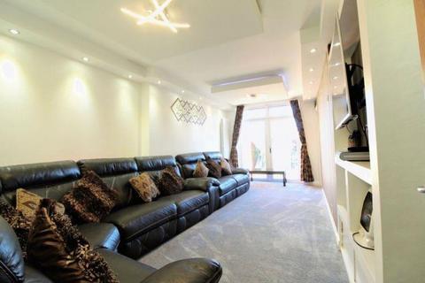 undefined, Leagrave Road, Luton, Bedfordshire