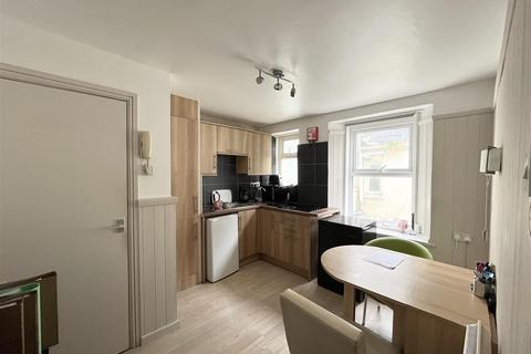 Edgcumbe Avenue, Newquay TR7