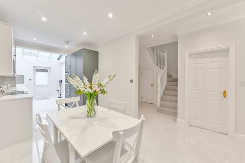 3 bedroom flat for sale, Thirsk Road, Battersea, London, SW11