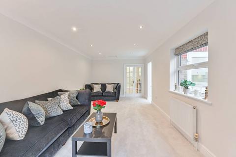 3 bedroom flat for sale, Thirsk Road, Battersea, London, SW11