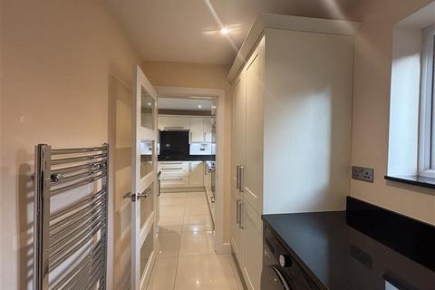 4 bedroom detached house to rent, Lyndhurst Close, Bracknell, Berkshire, RG12
