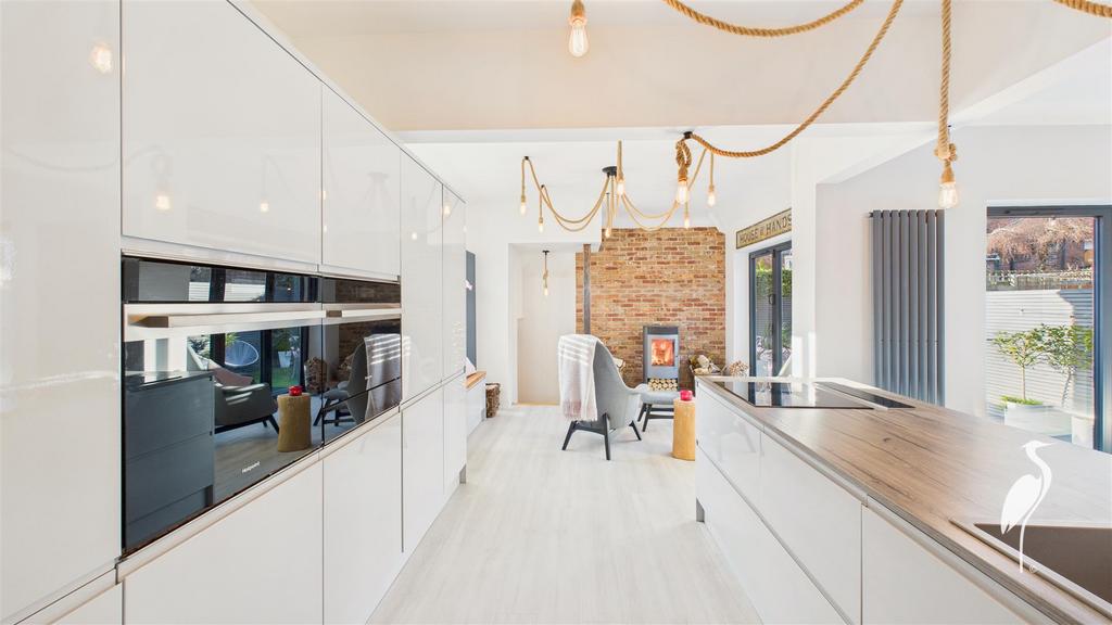 Open Plan Kitchen/Dining Area &amp; Snug