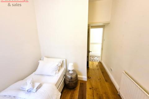 undefined, LONDON, NW4
