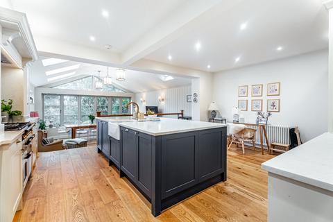 4 bedroom semi-detached house for sale, Waverley Road, Hertfordshire AL3
