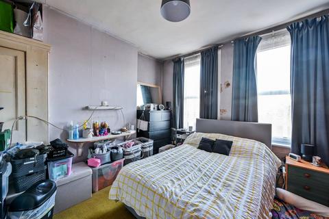 3 bedroom semi-detached house for sale, Howard Road KT3, New Malden, KT3