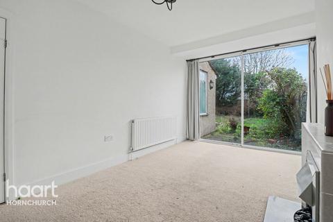 3 bedroom semi-detached house for sale, Devonshire Road, Hornchurch