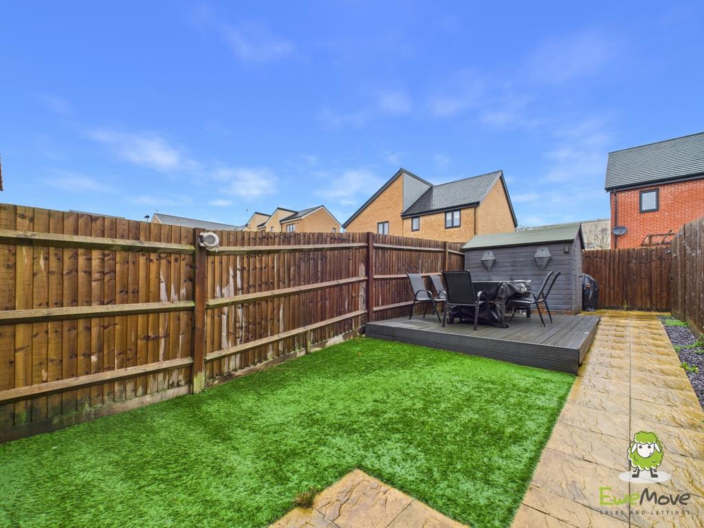 Ewe Move Estate Agents Basingstoke -Bloxham Close -