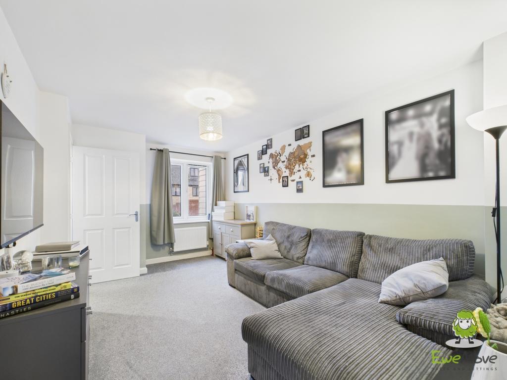 Ewe Move Estate Agents Basingstoke -Bloxham Close -
