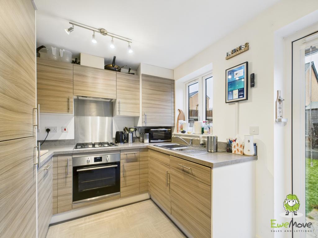 Ewe Move Estate Agents Basingstoke -Bloxham Close -