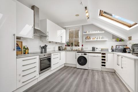 3 bedroom apartment to rent, Edge Hill, London SW19