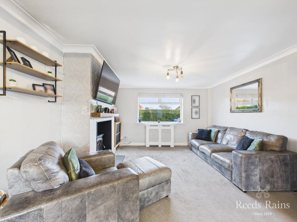 Sitting/Dining Room