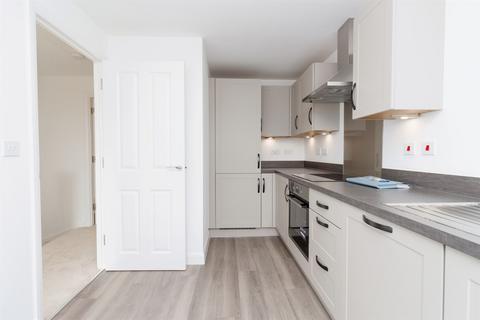 3 bedroom semi-detached house to rent, Nuneaton CV10