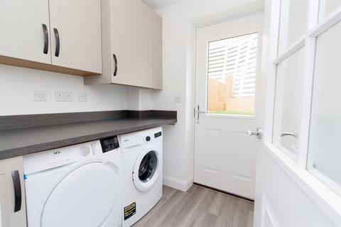 3 bedroom semi-detached house to rent, Nuneaton CV10
