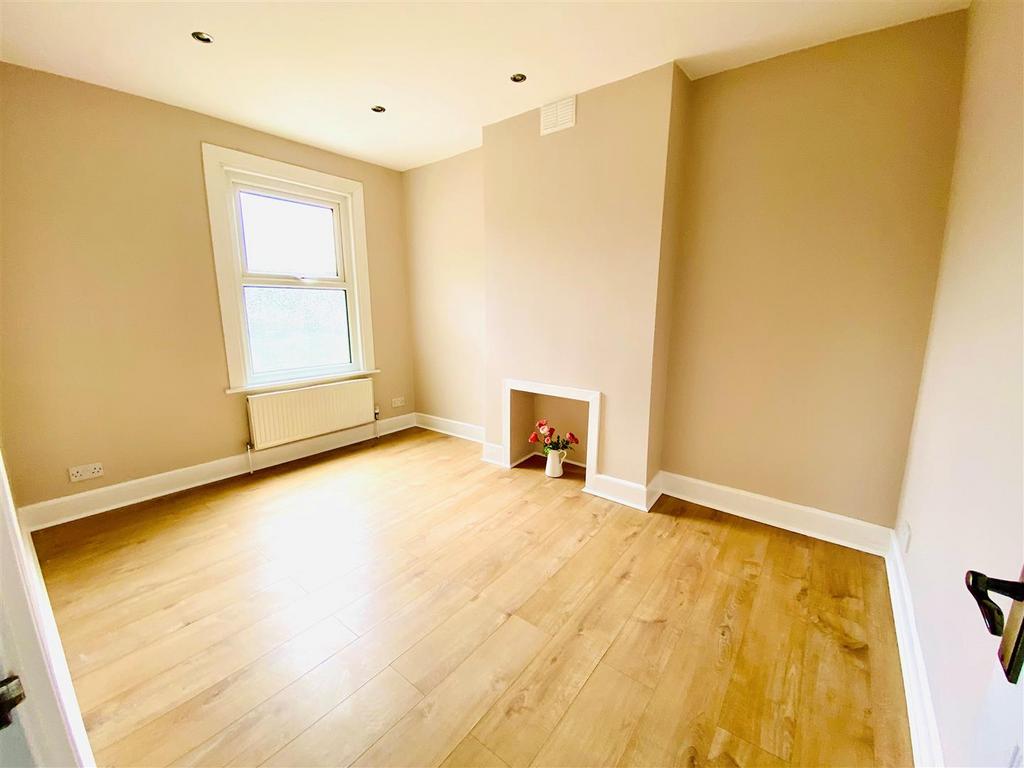 214 holmesdale 9.jpg