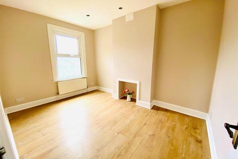 3 bedroom terraced house for sale, Holmesdale Road, London