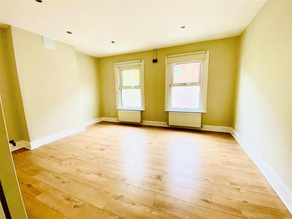 214 holmesdale road 10.jpg