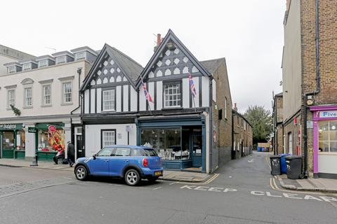 Retail property (high street) to rent, 125 High St Windsor SL4 6AN